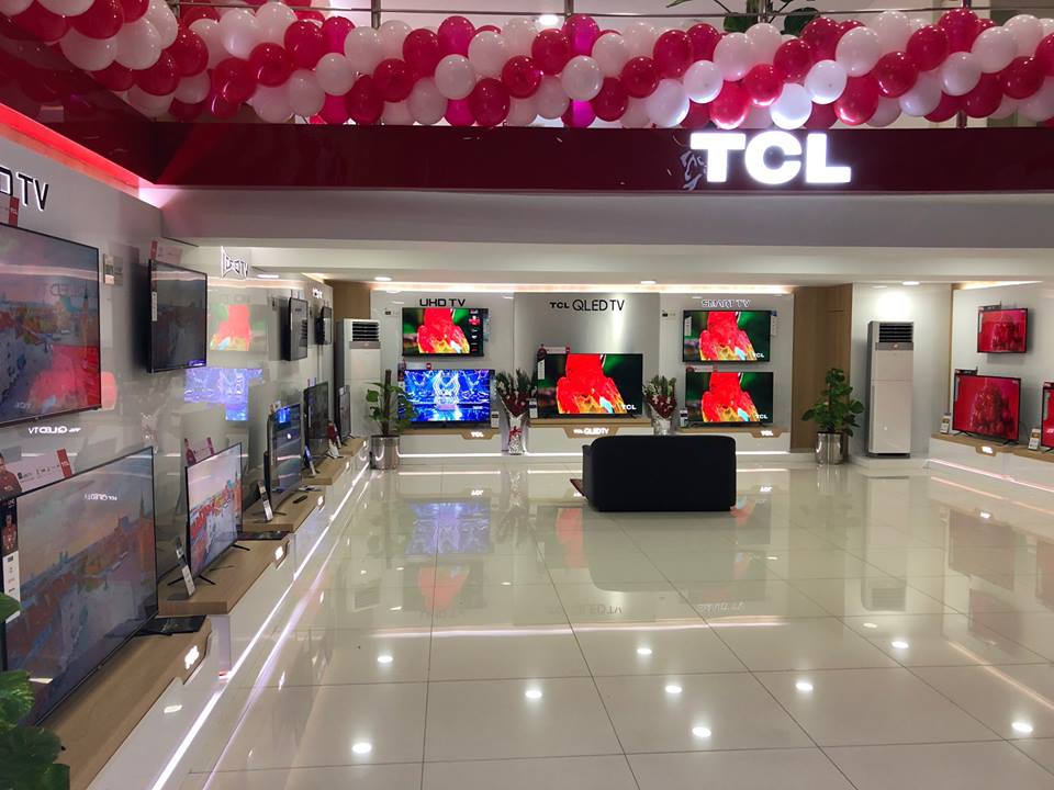 TCL Launches flagship store in Lahore 