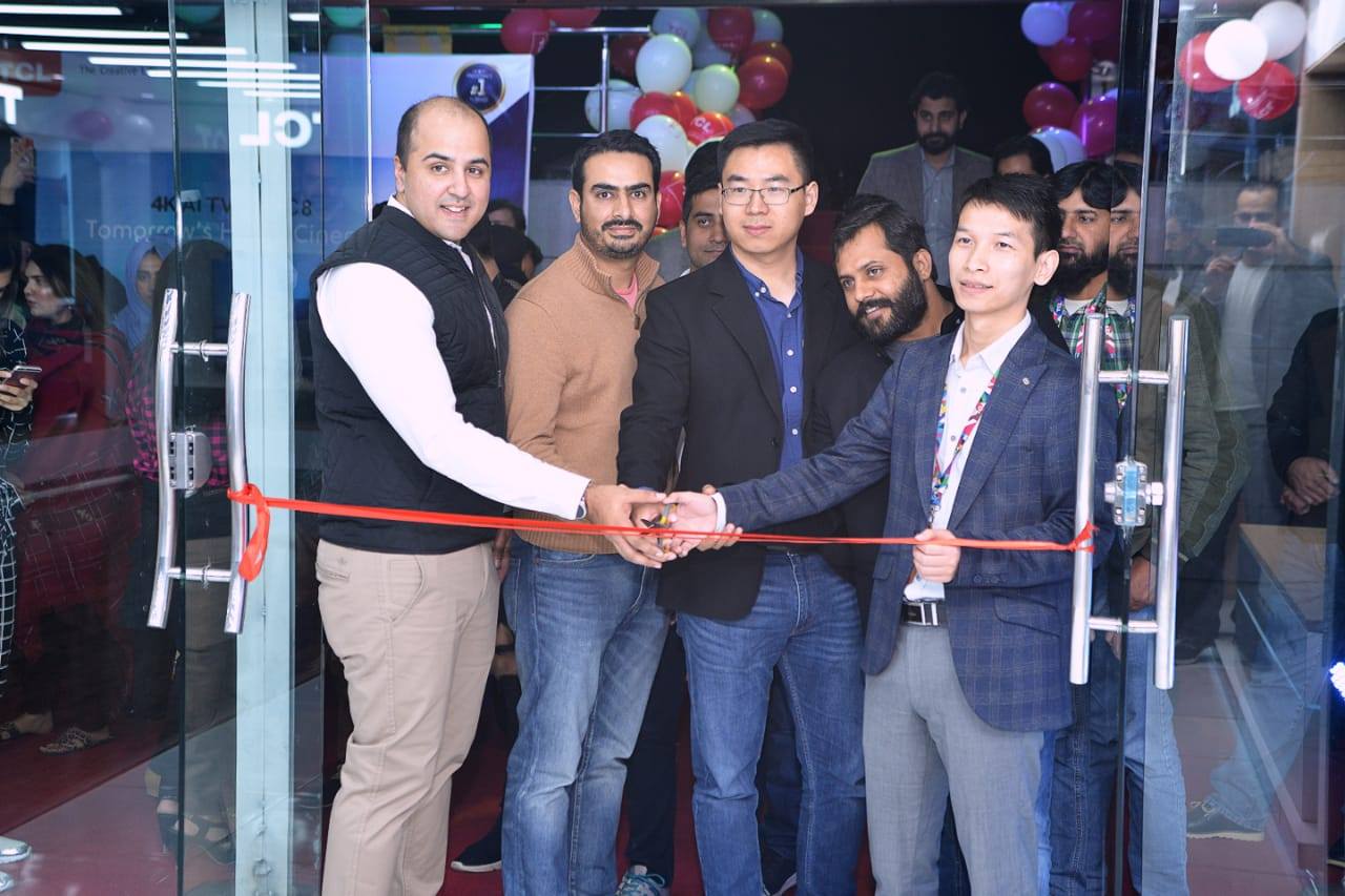 TCL Celebrates the First Anniversary of Islamabad Flagship Store with Mega Discounts and Giveaways