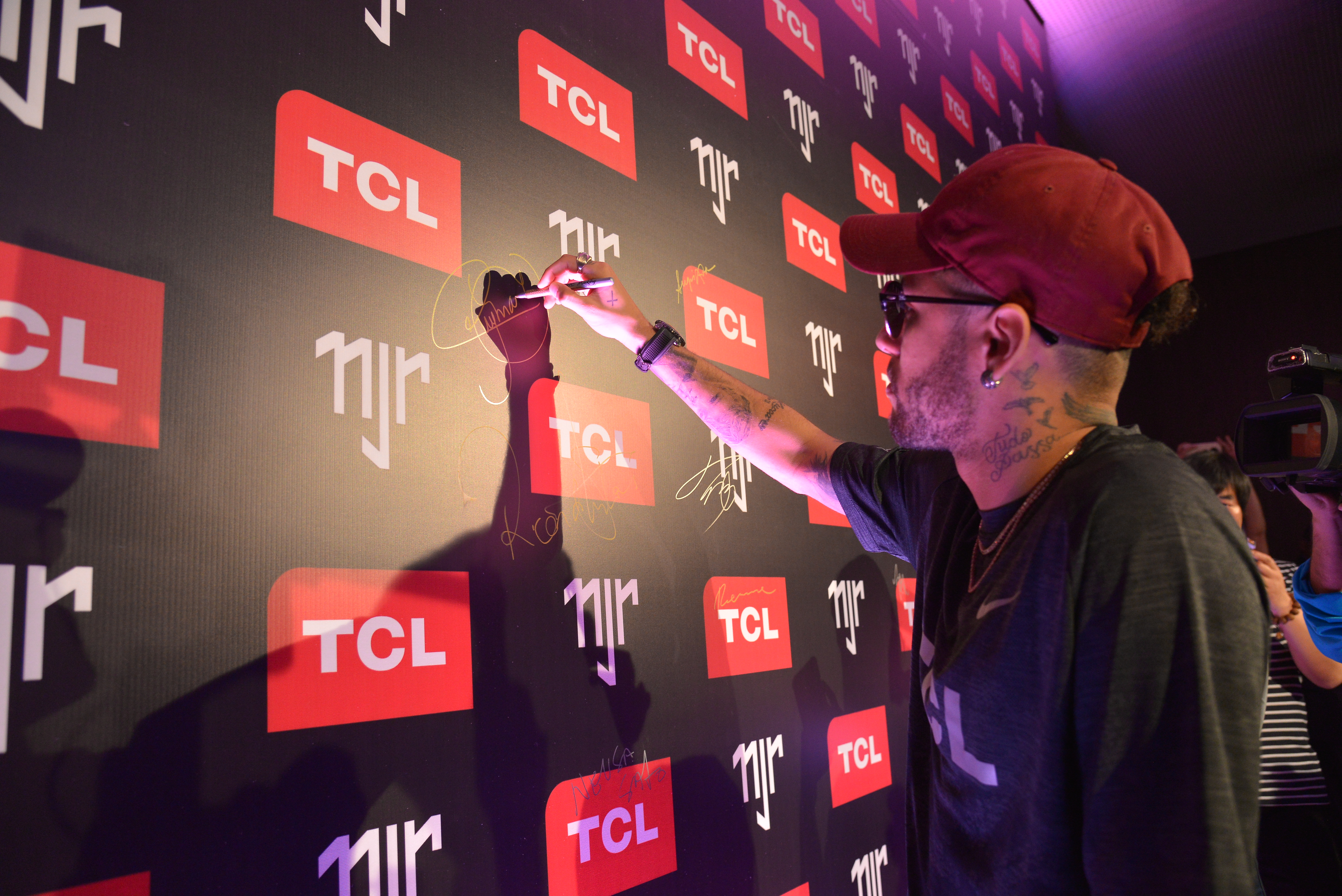 TCL on X: Football legend, Neymar Junior has been appointed as the TCL  Global Brand Ambassador, striving to reach standards of excellence together  with TCL. #TCL #TCLTV #TCLMultimedia #BornALegend   / X
